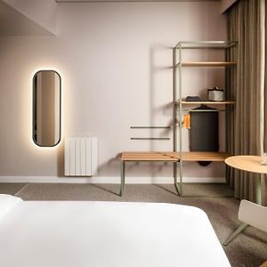 Standard Super King Room Accessible